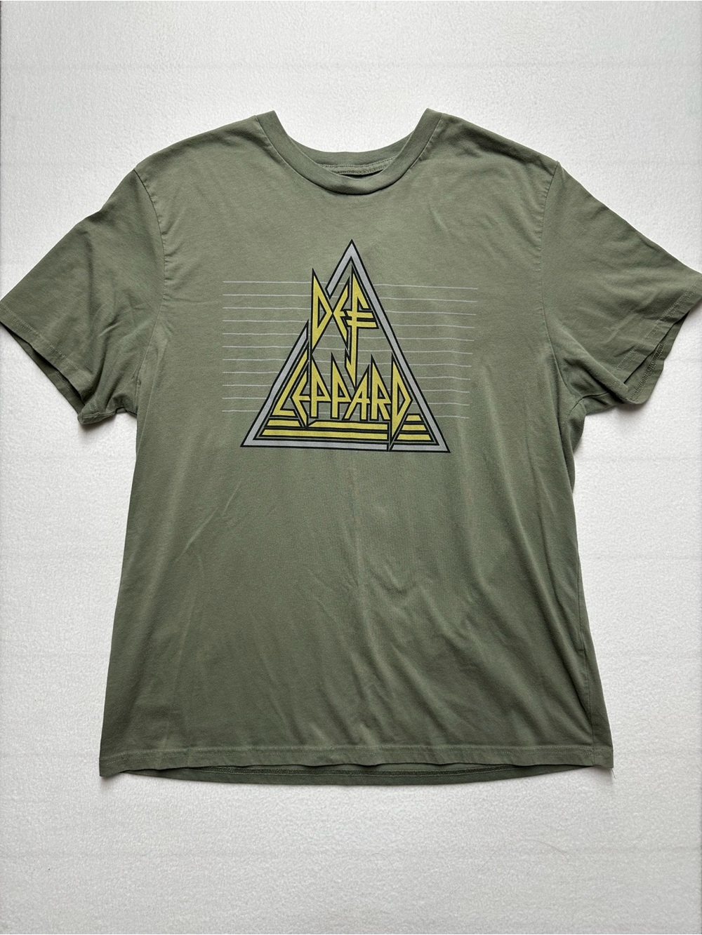 Def Leppard Graphic Tee • Olive Green Tri‑Logo • Size L • P2P 24”